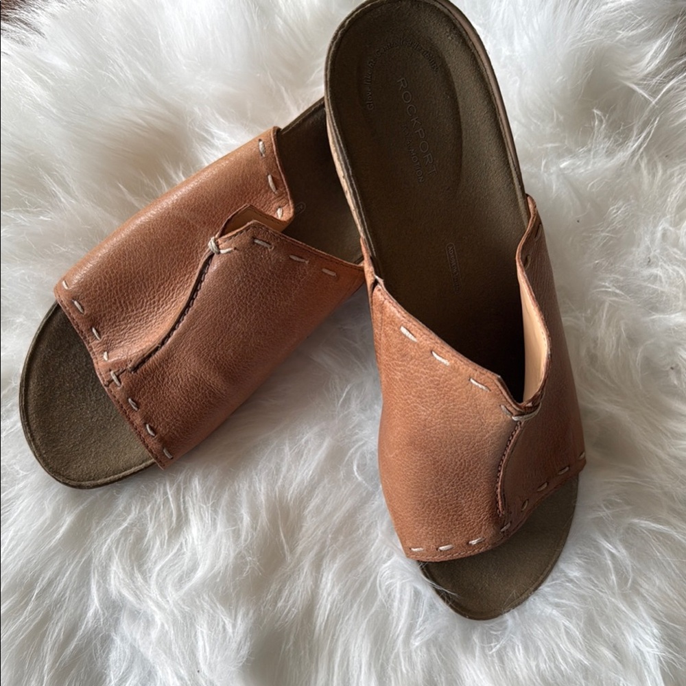 Rockport Women's Tan Leather sandals almost new just tried them USA size 11